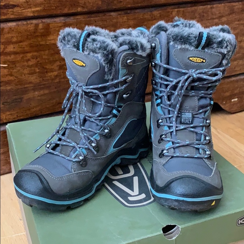 Women’s KEEN Neve Winter Boots